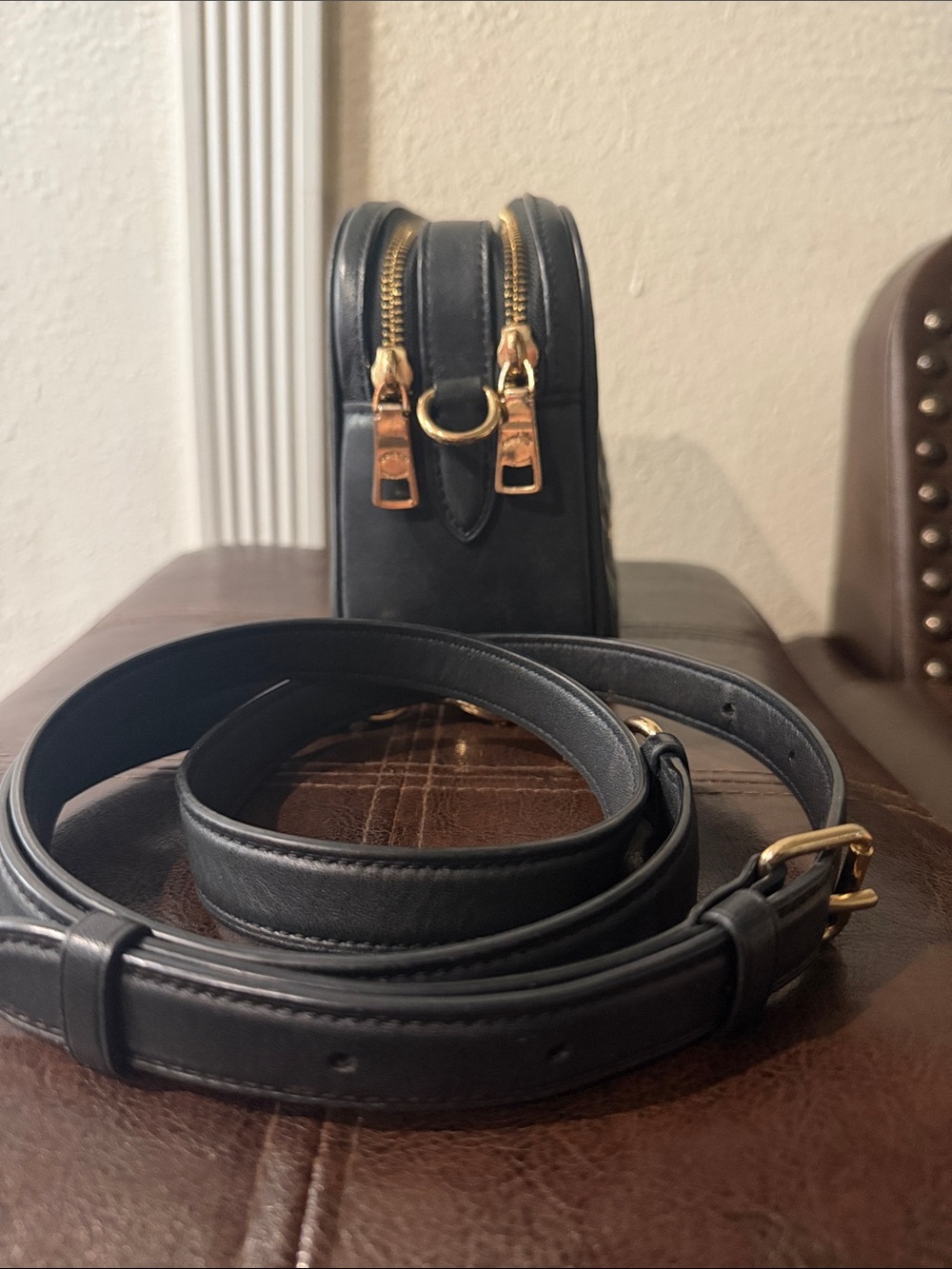 Coach Black Quilted Leather crossbody jet Bag with Gold Hardware - Picture 2 of 12